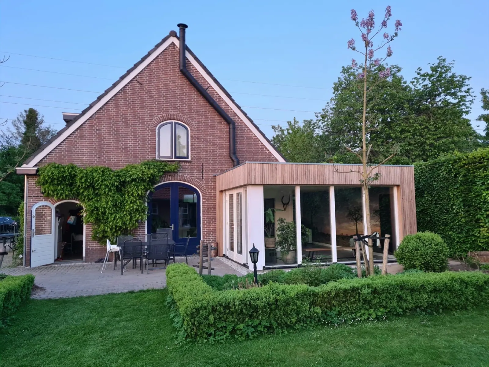 Aannemersbedrijf De Jong, uitbouw Lawickse Allee