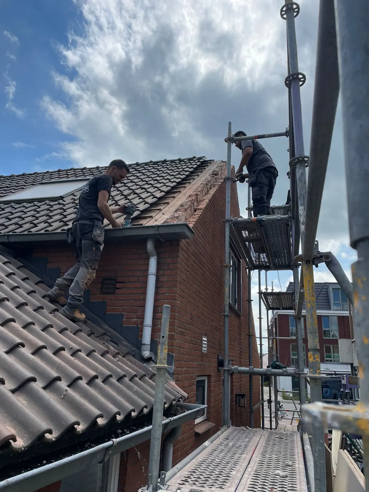 Bouwvakker in dienst bij Aannemersbedrijf De Jong, actief in de regio Wageningen